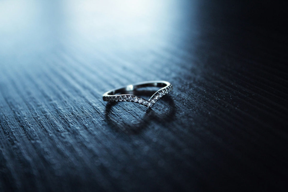 What Is the Difference Between Platinum and White Gold?