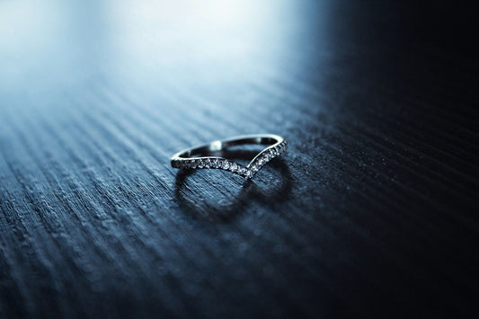 What Is the Difference Between Platinum and White Gold?