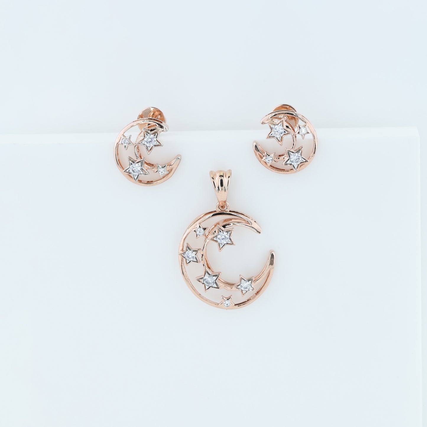Moon Diamond Pendent