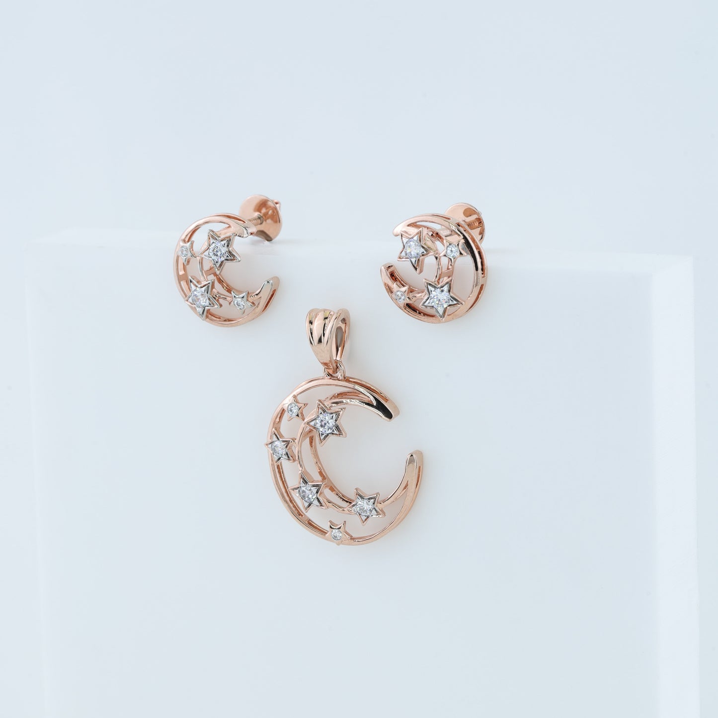 Moon Diamond Pendent