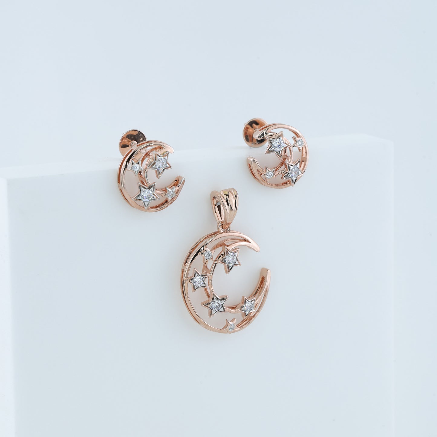 Moon Diamond Pendent