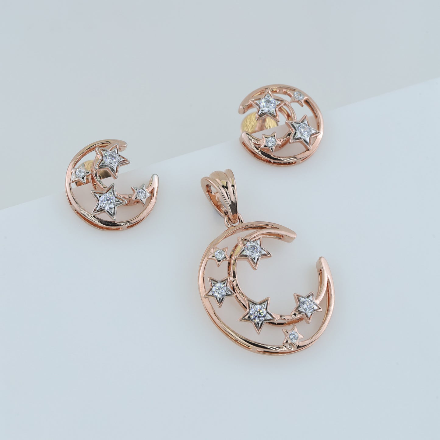 Moon Diamond Pendent