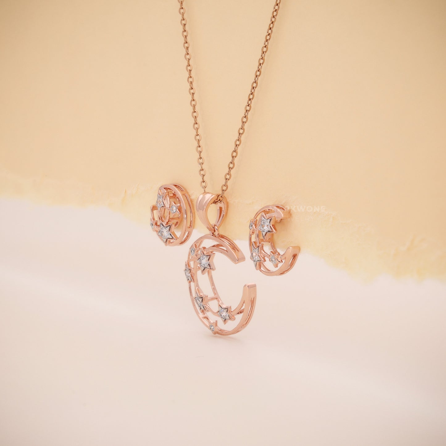 Moon Diamond Pendent