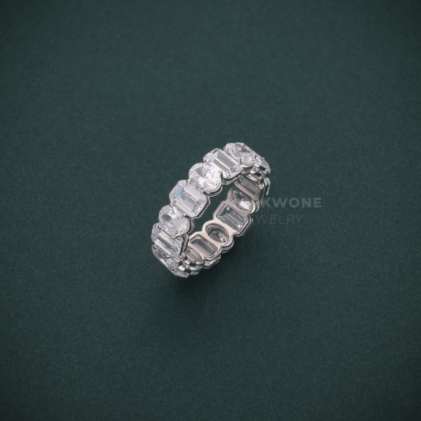 Mixed-Cut Diamond Eternity Band